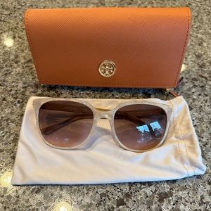 Tory Burch Outlet sunglasses